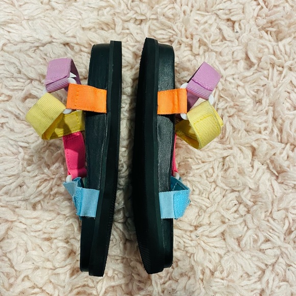 Gap sandals - Picture 2 of 2